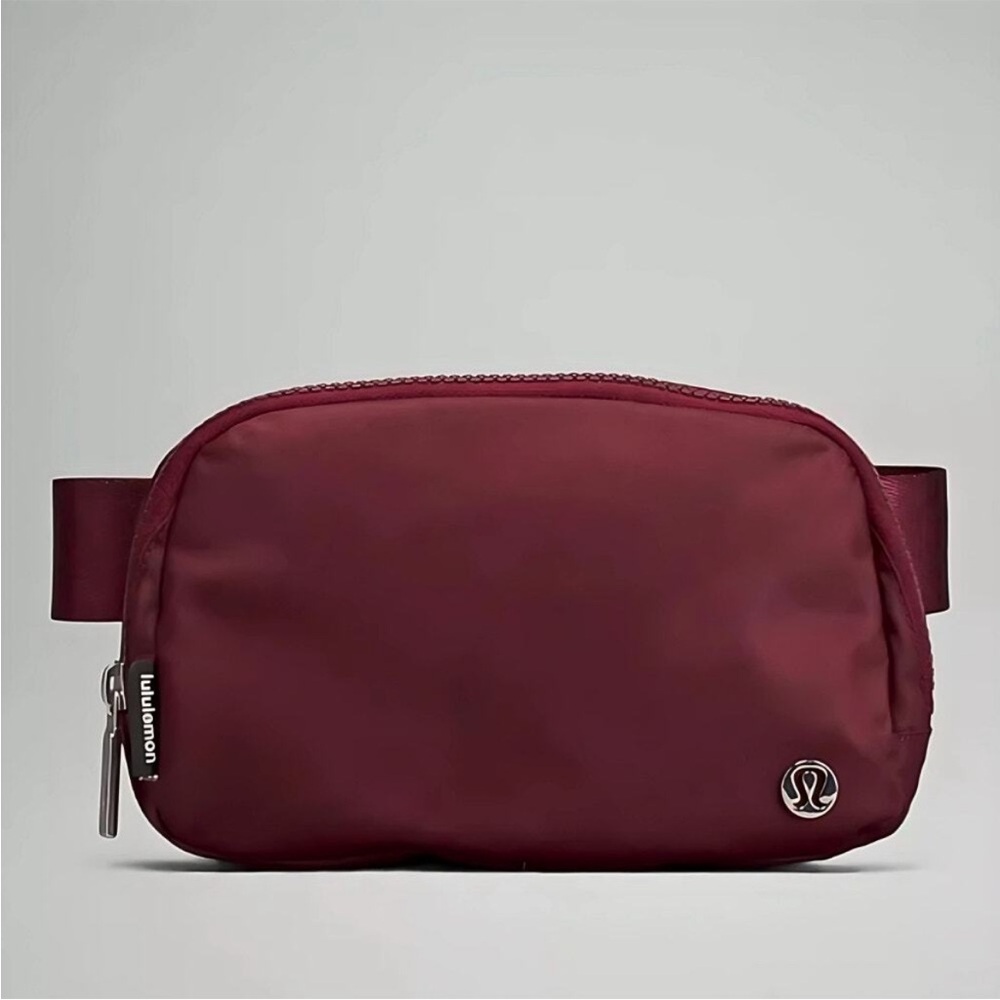lululemon athletica everywhere belt bag red Merlot 1L